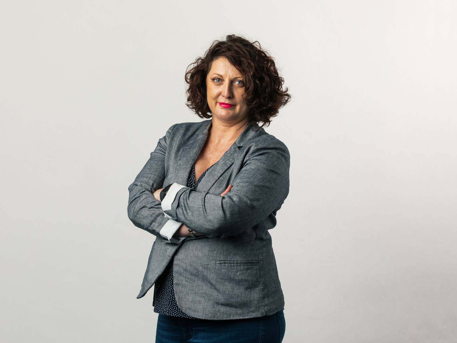 A profile image of Vee Linton