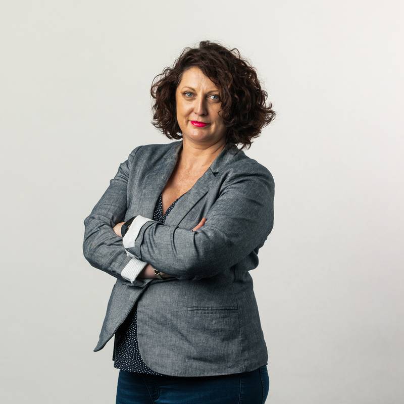 A profile image of Vee Linton